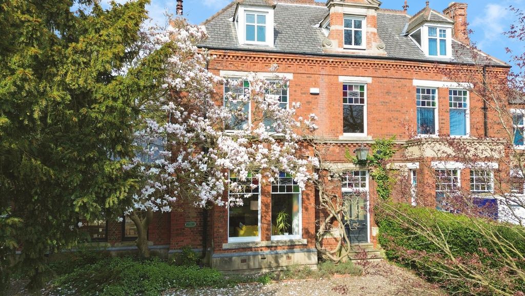 Property photo 1 of 26 4610350