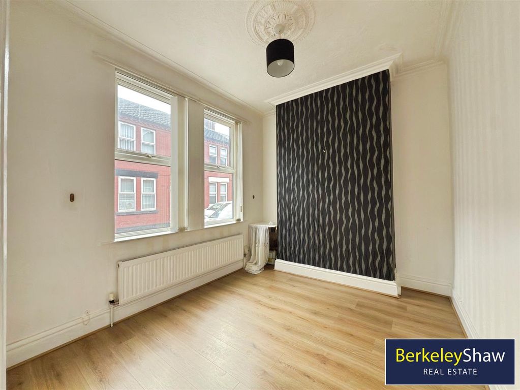 Property photo 2 of 9 Lounge