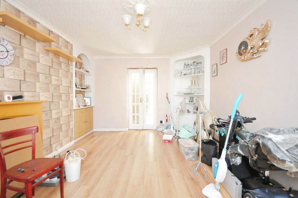 Property photo 2 of 16 Photo