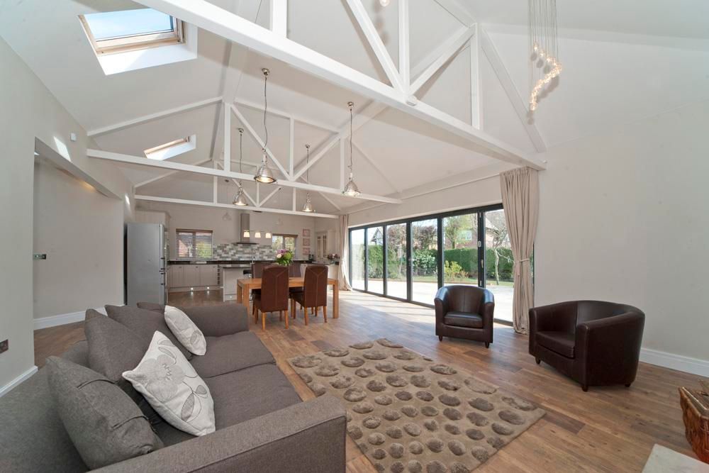 Property photo 1 of 20 Lounge