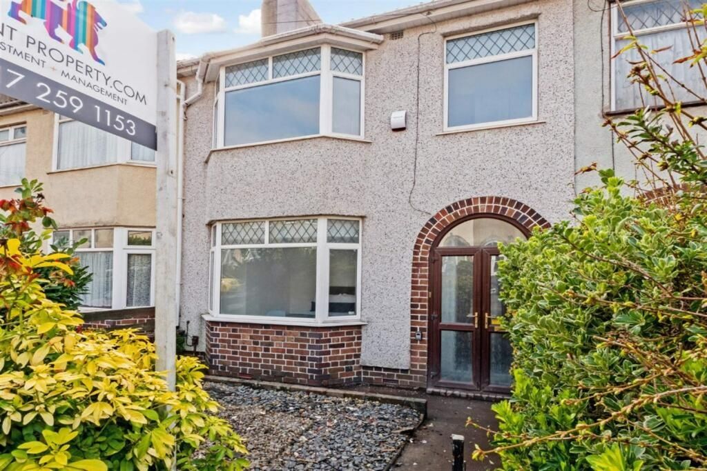 Property photo 3 of 14 Charming Terraced House With A Welcoming Arched Do...