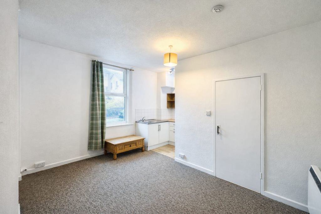 Property photo 2 of 12 Open -Plan Living