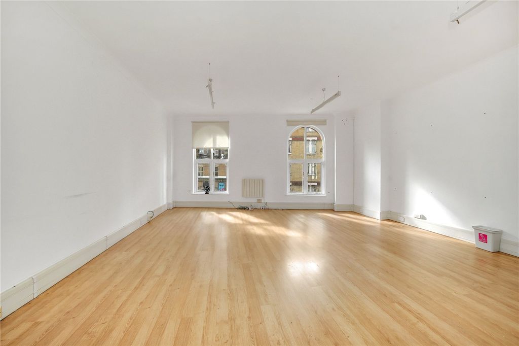 Property photo 2 of 16 Picture No. 22