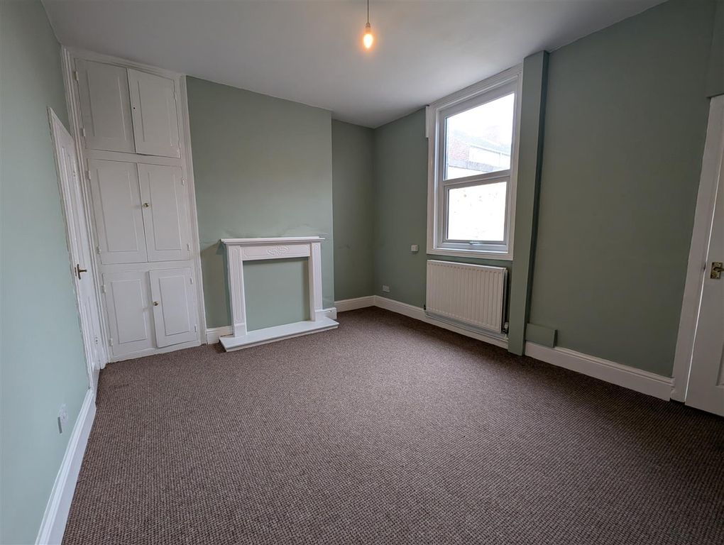 Property photo 3 of 10 Dining Room