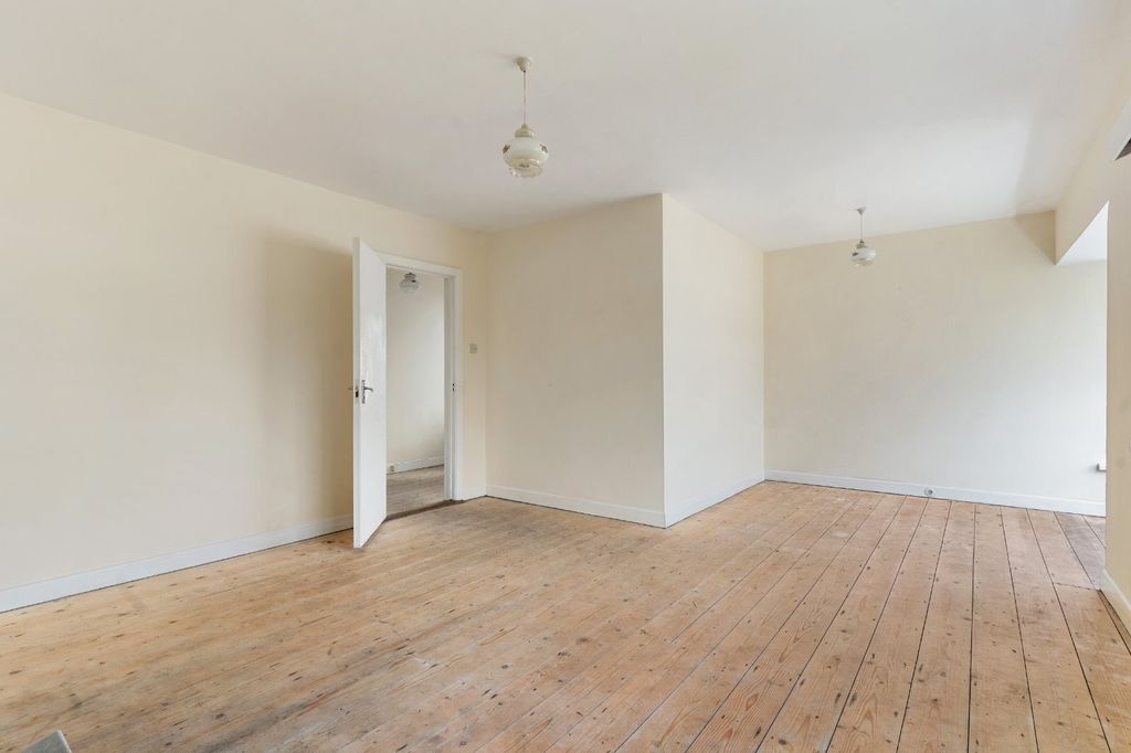 Property photo 3 of 11 Picture No. 06