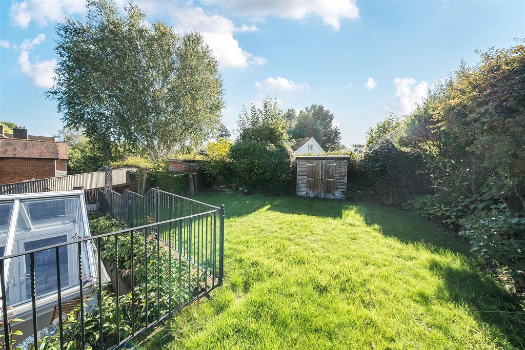 Property photo 3 of 21 Garden