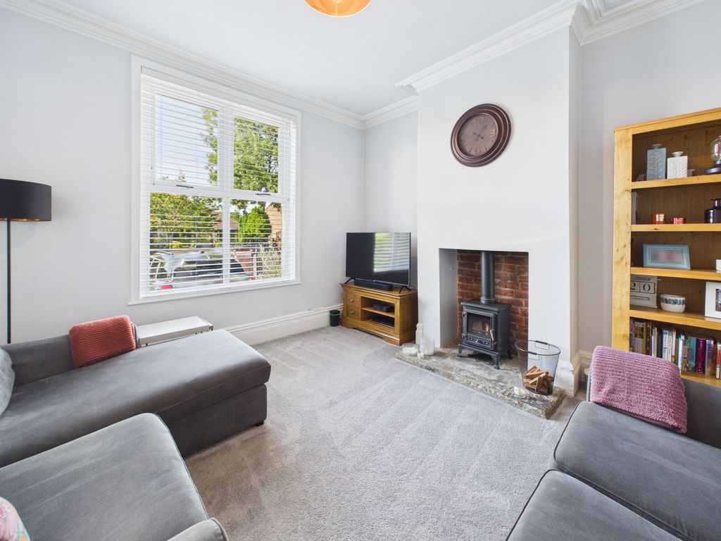 Property photo 2 of 27