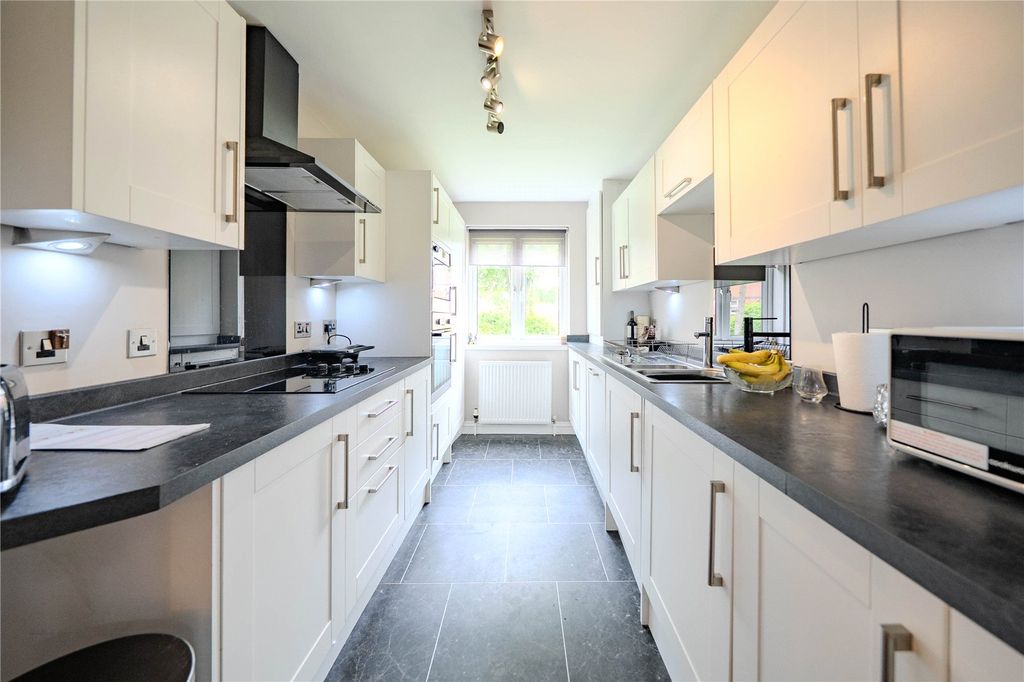 Property photo 2 of 13 Picture No. 15
