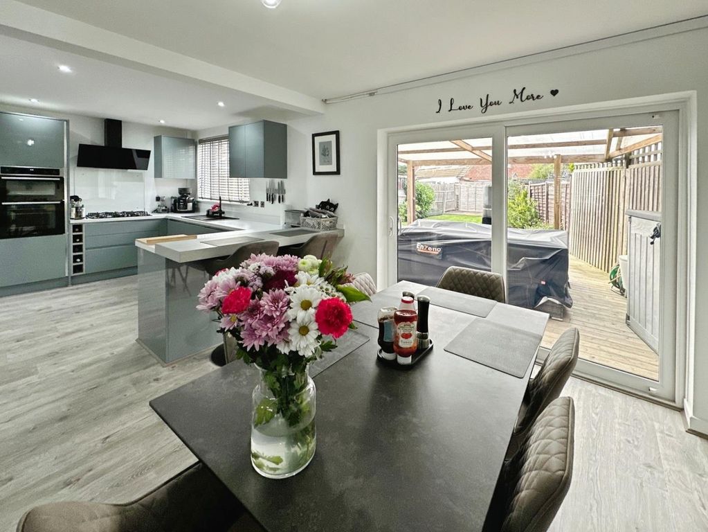 Property photo 3 of 14 Kitchen/Diner