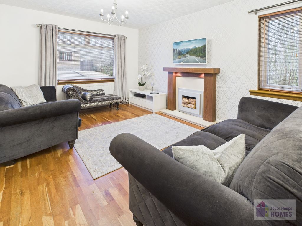 Property photo 2 of 25