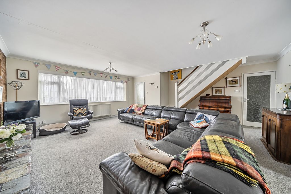 Property photo 2 of 21 1298961-15-6839ce...