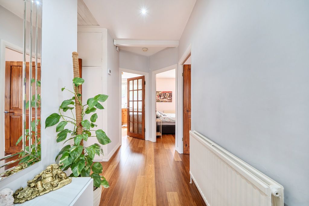 Property photo 3 of 18 1442546-6-69d8F6E...