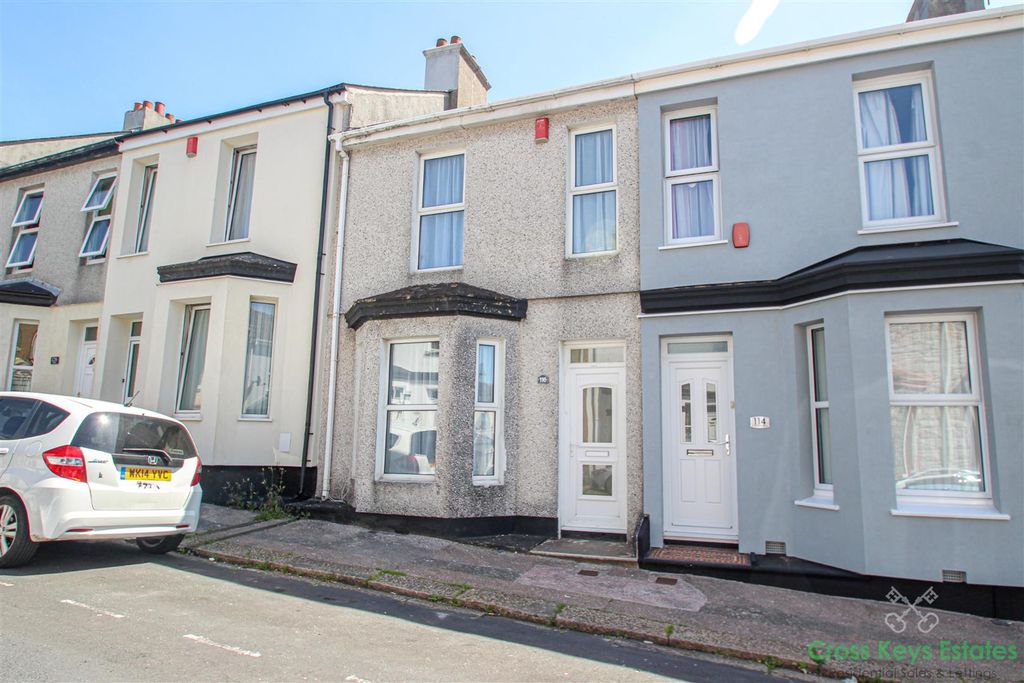 Property photo 1 of 18 Cross Keys Estates