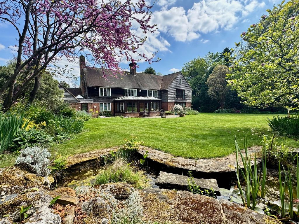 Property photo 1 of 32