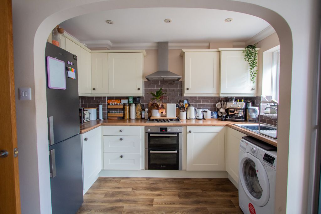 Property photo 3 of 14 Kitchen/Dining Room