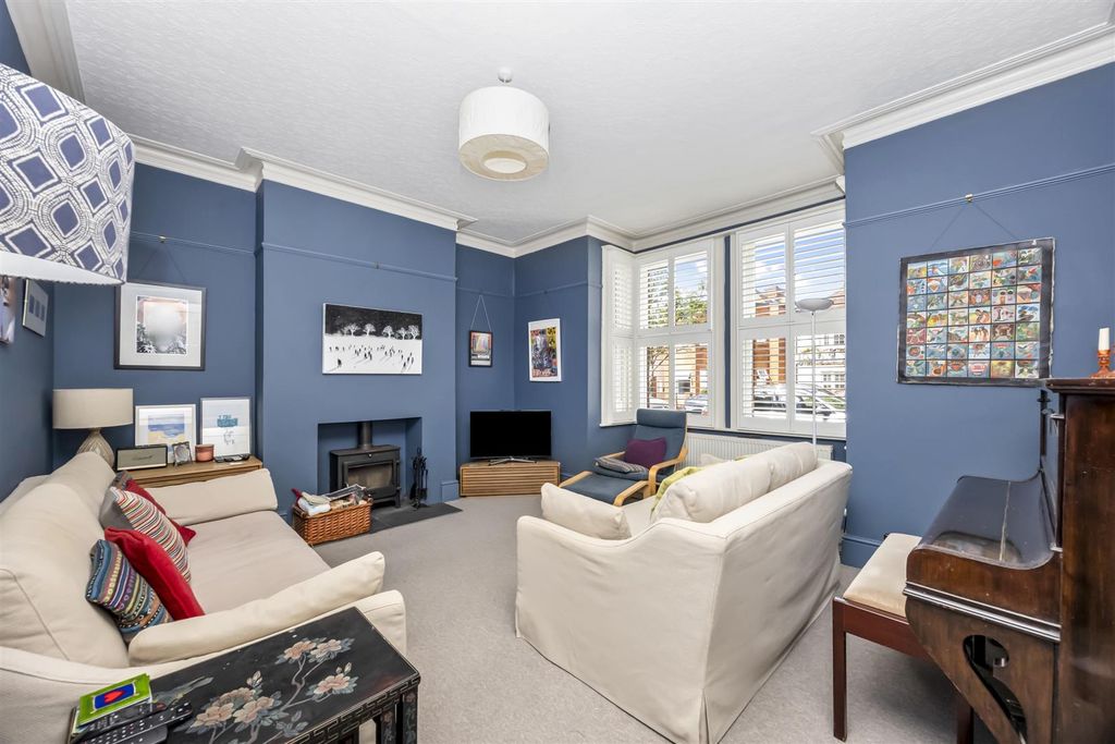 Property photo 3 of 18 Montefiore Road 59-008.Jpg