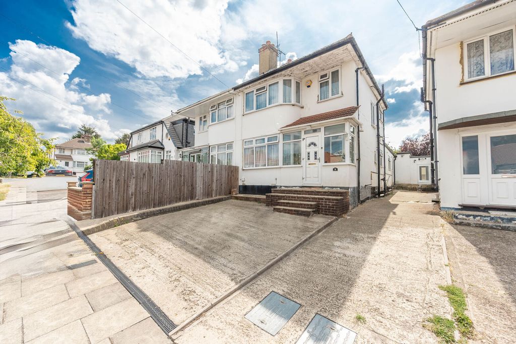 Property photo 2 of 21