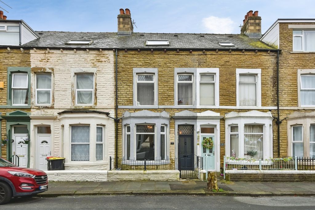 Property photo 1 of 18 Pbox-Img.Jpg