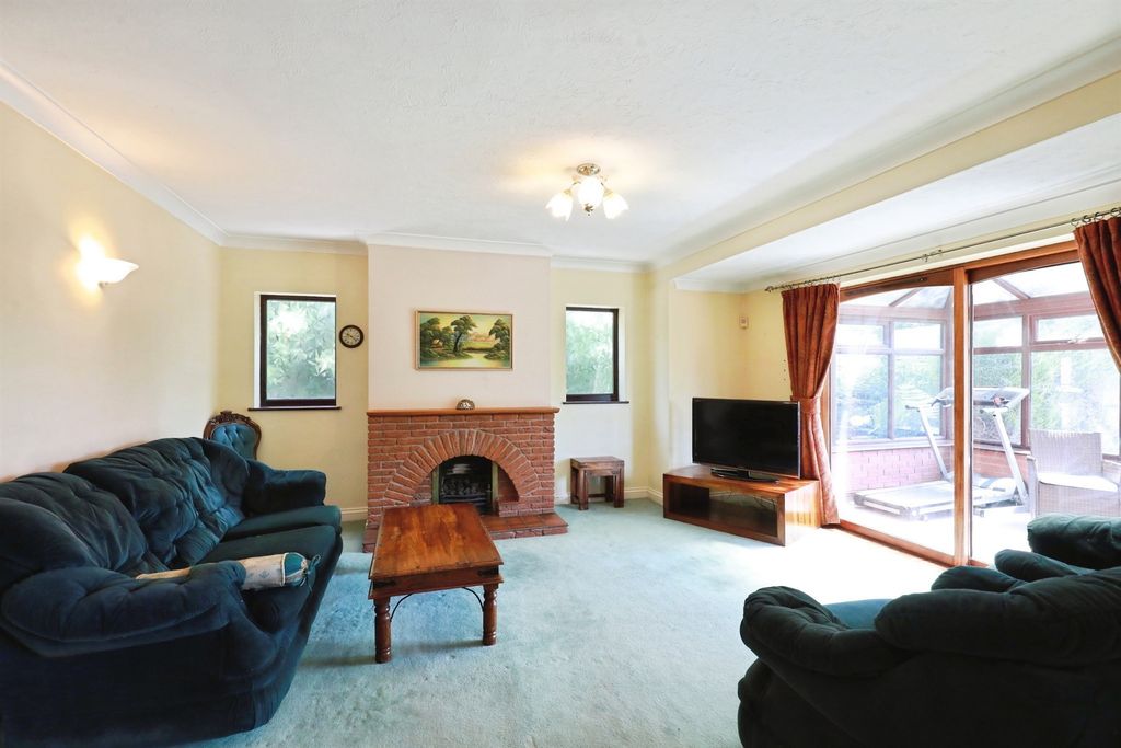 Property photo 3 of 34