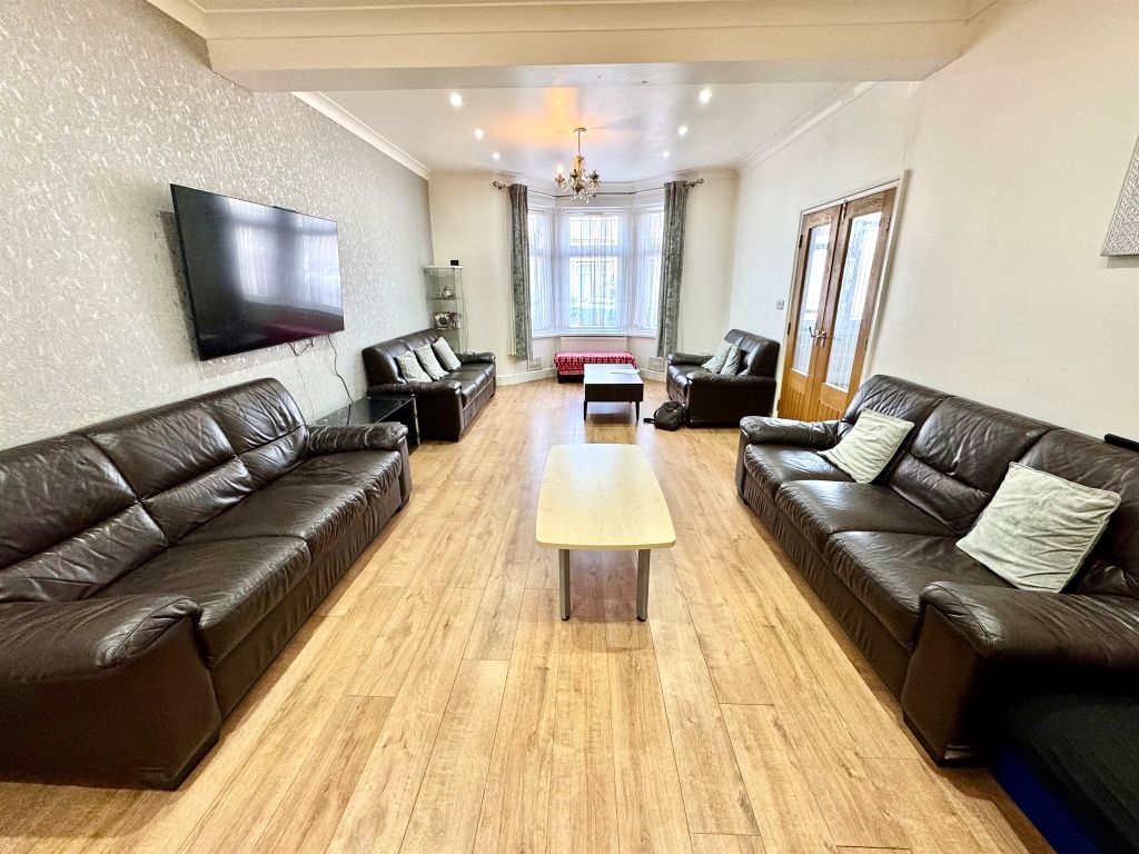 Property photo 3 of 38
