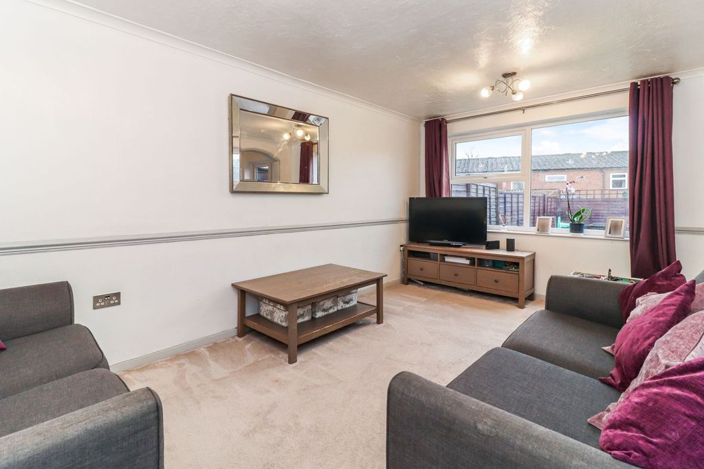 Property photo 2 of 20