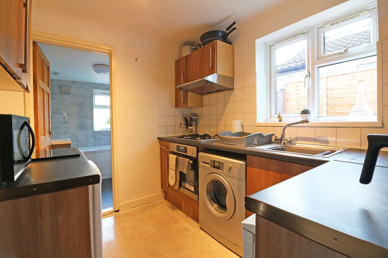 Property photo 3 of 10 Kitchen