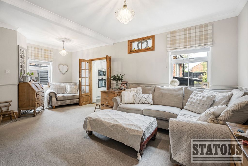 Property photo 2 of 17 Picture No. 14