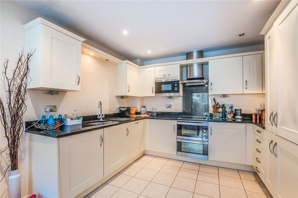 Property photo 2 of 8 Dd1B974c-611c-4A85-A