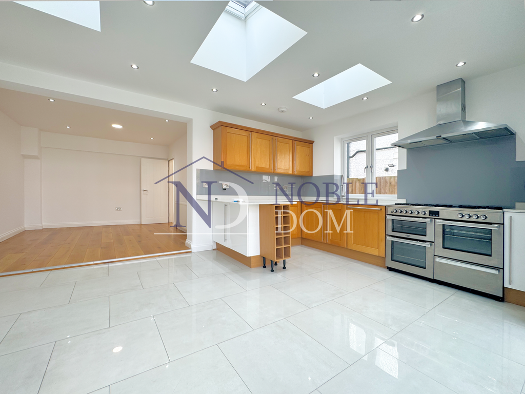 Property photo 3 of 18 Gallery