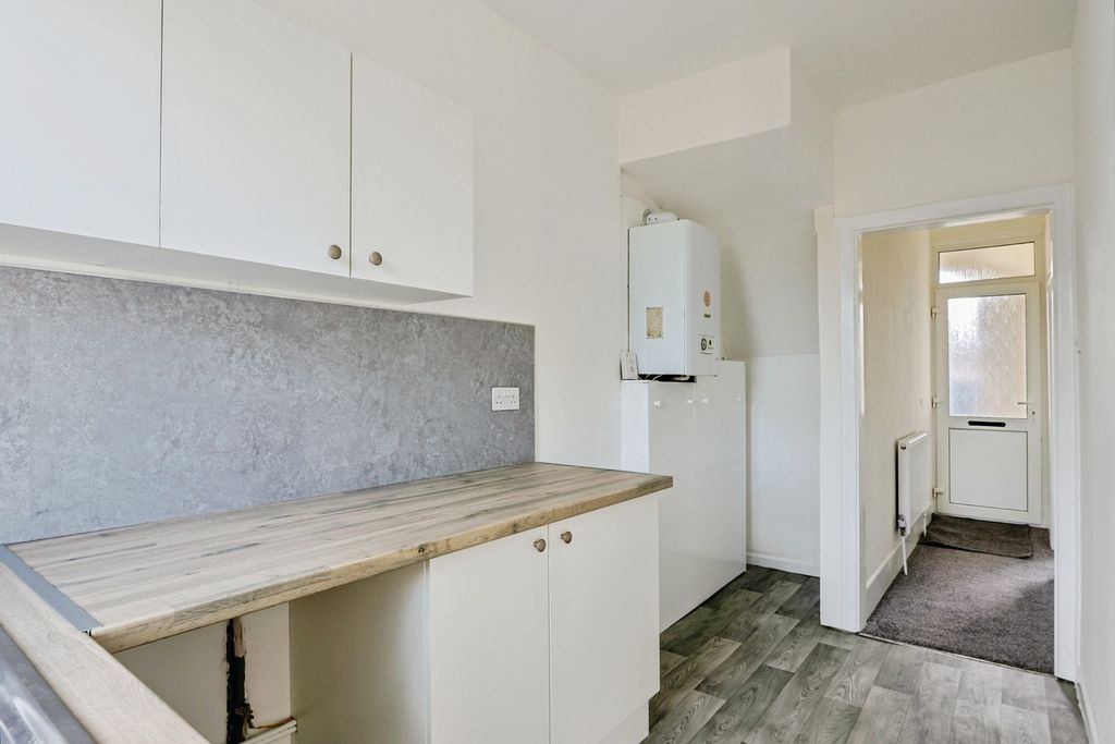 Property photo 3 of 17 Photo