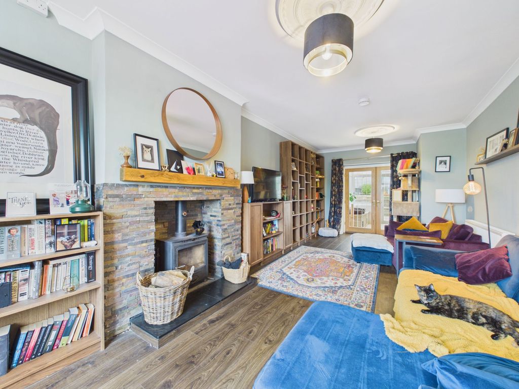 Property photo 2 of 31
