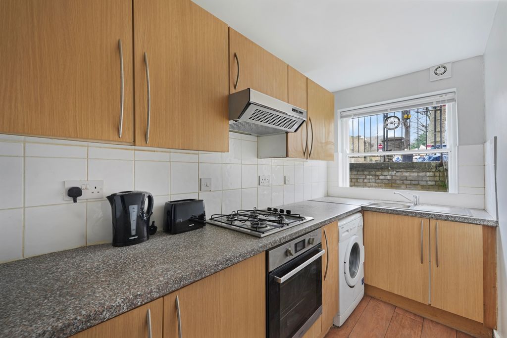 Property photo 2 of 11