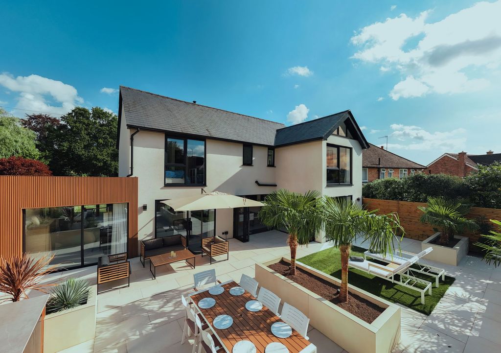 Property photo 3 of 33