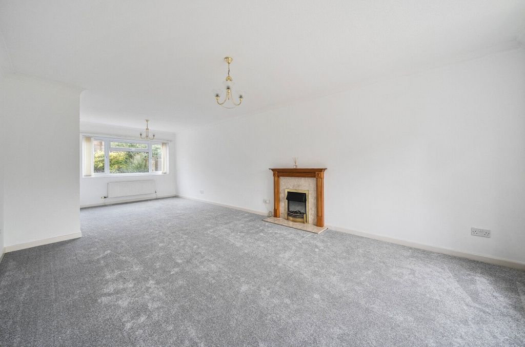 Property photo 2 of 12 Open Plan Living