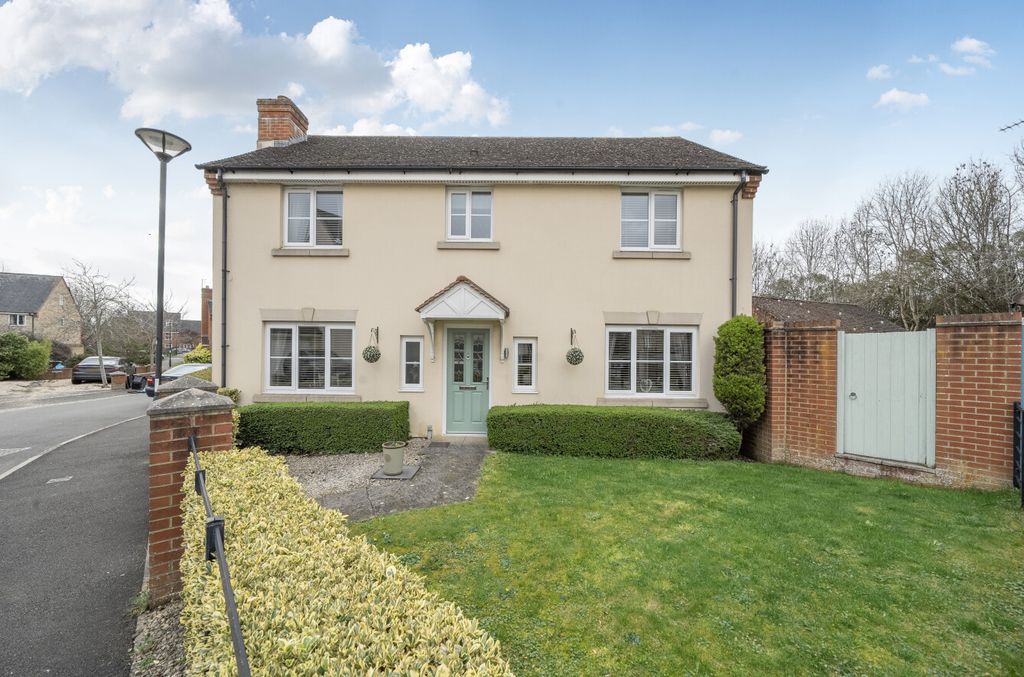 Property photo 1 of 16 14184642269A061c04B6A1