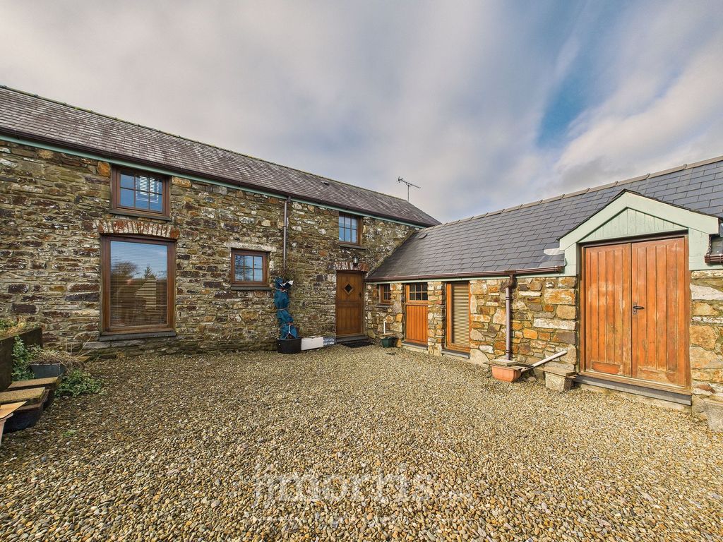 Property photo 3 of 44