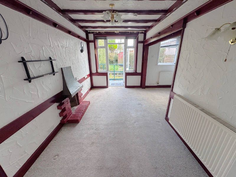 Property photo 2 of 17 Lounge