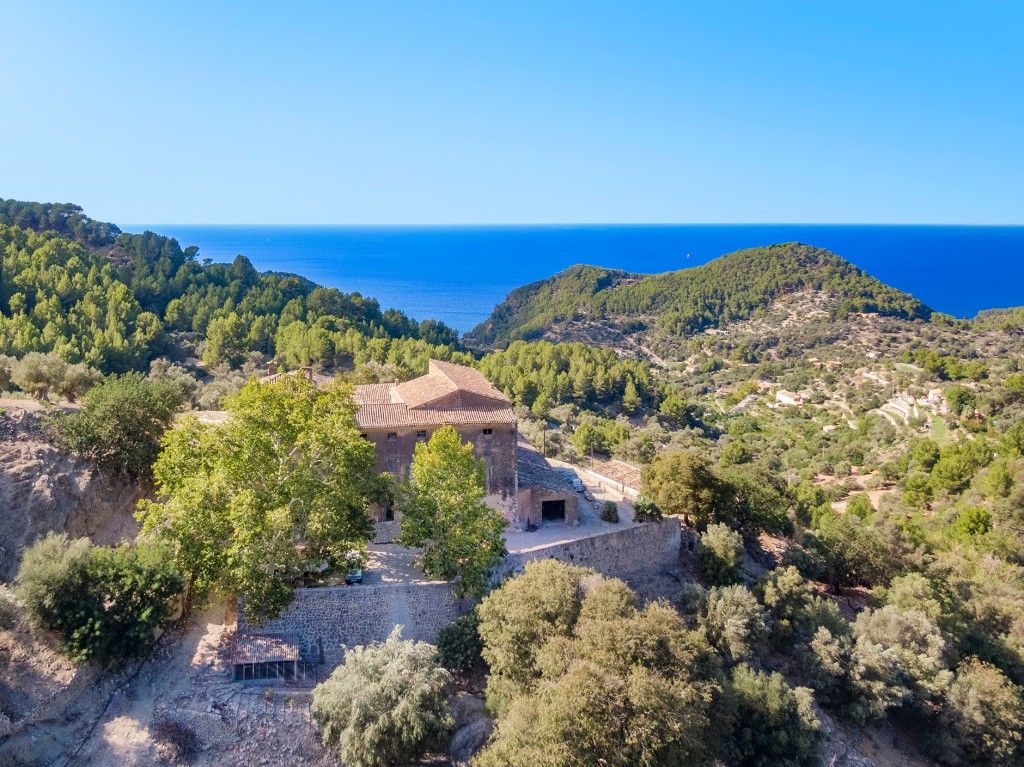 Property photo 1 of 17 Aerial (2)