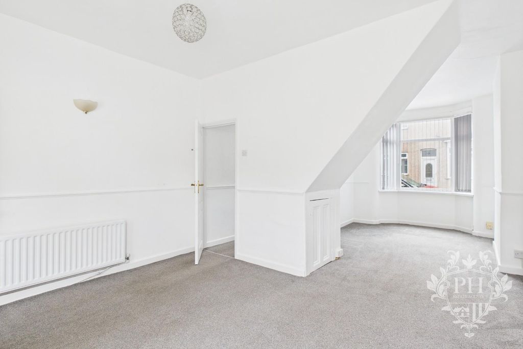 Property photo 2 of 7 Cam01415G0-Pr0455-Still006.Jpg