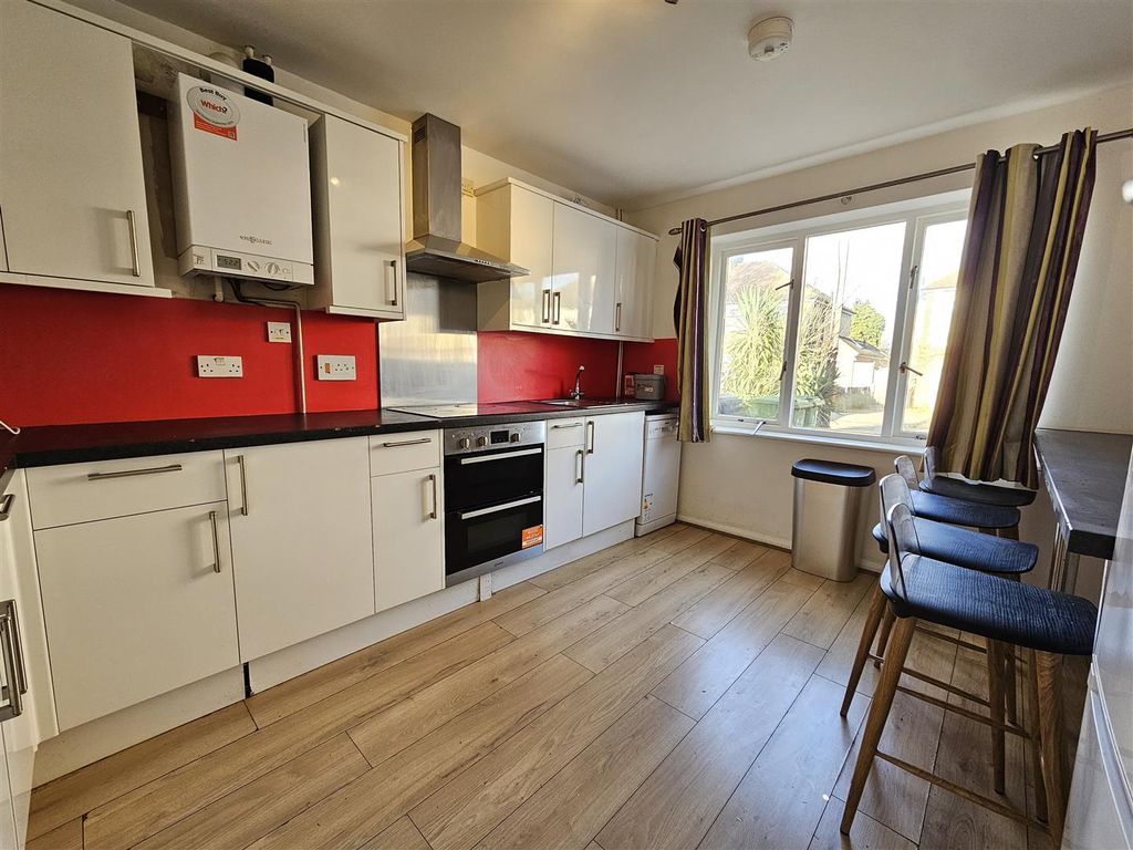 Property photo 1 of 12 7 Perne Avenue