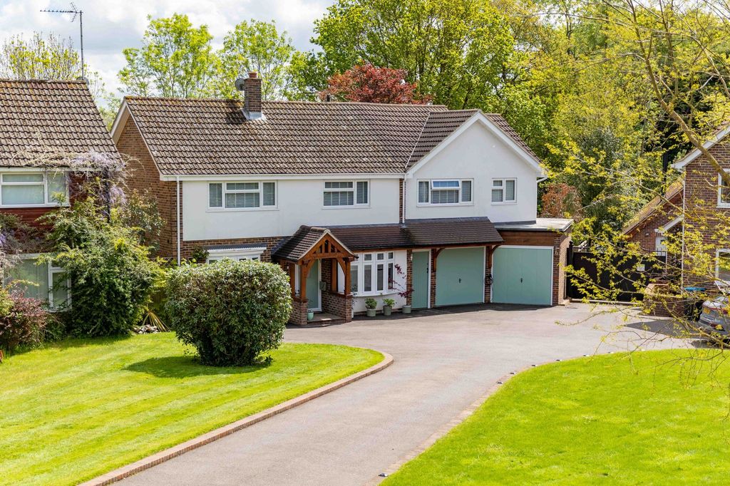 Property photo 1 of 29