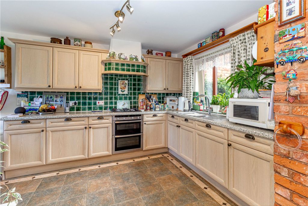 Property photo 2 of 31 Picture No. 01