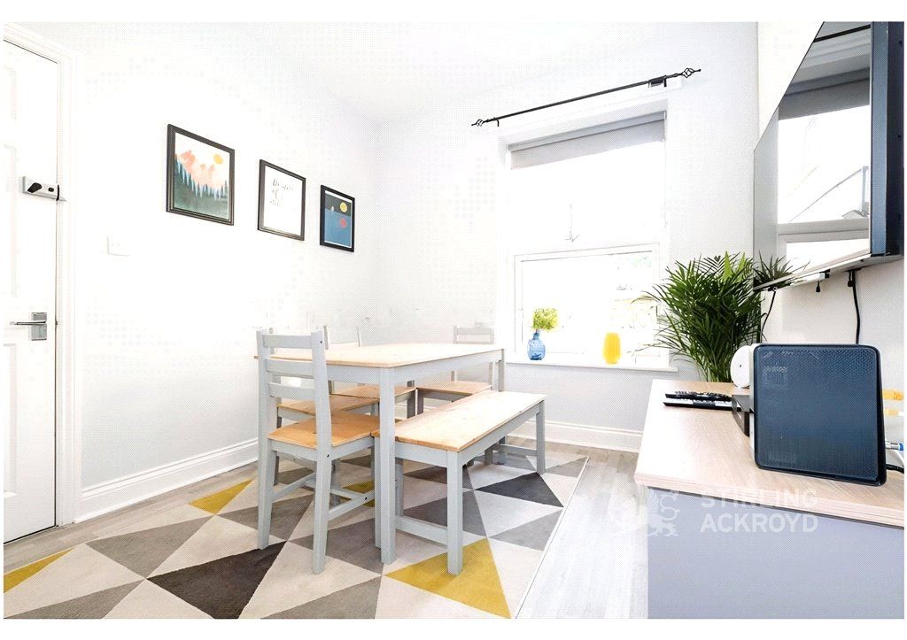 Property photo 2 of 17 Dining Room