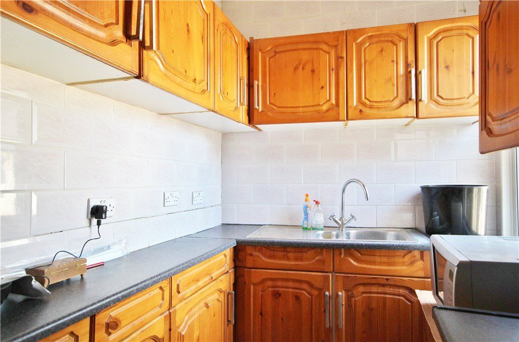 Property photo 2 of 8 Kitchen
