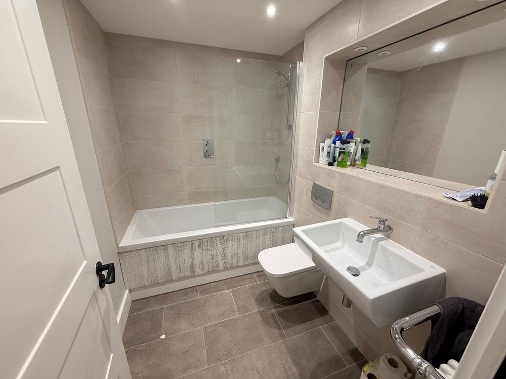 Property photo 3 of 6