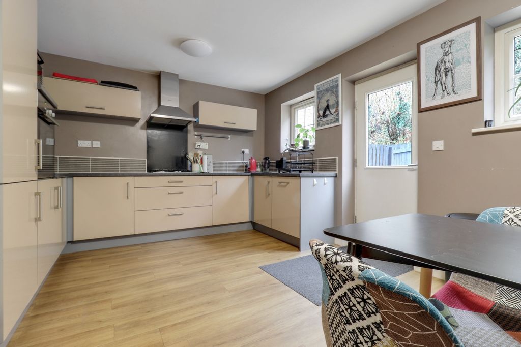 Property photo 2 of 22 2- Rob Hammond Ewemove Pontefract