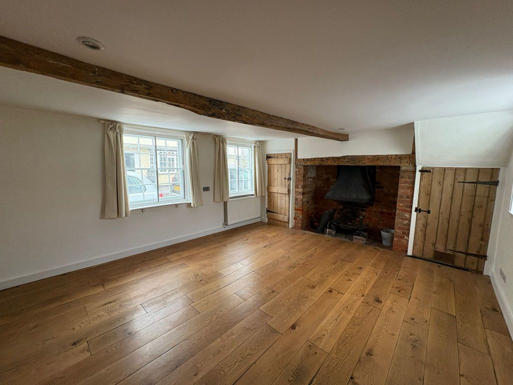 Property photo 2 of 20 Living Room