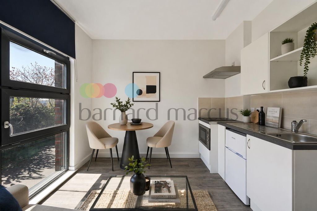 Property photo 3 of 12 Image