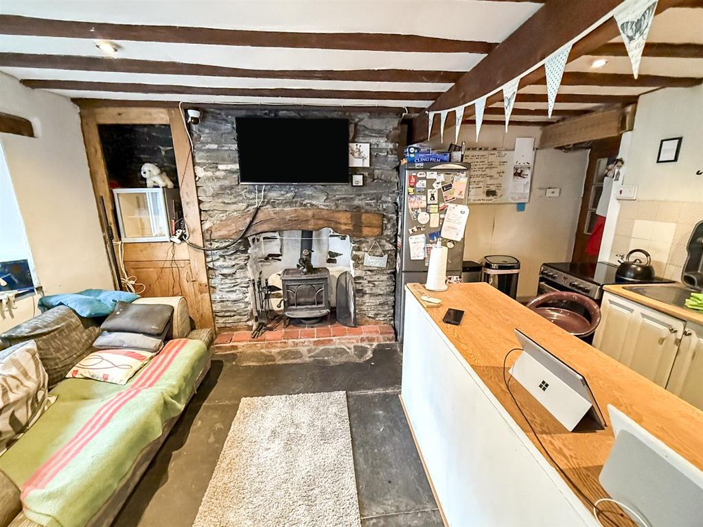 Property photo 3 of 16 Kitchen/Dining Room