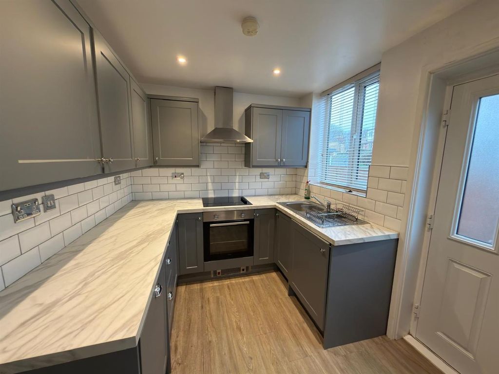 Property photo 3 of 14 d7A4887E-A5E4-4780-Aec5-7Ca4B213A69A.Jpg